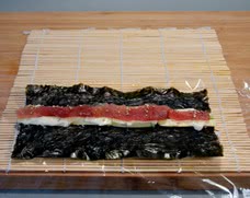 Preperation of ura-maki (step 3) Preperation of ura-maki (step 3)